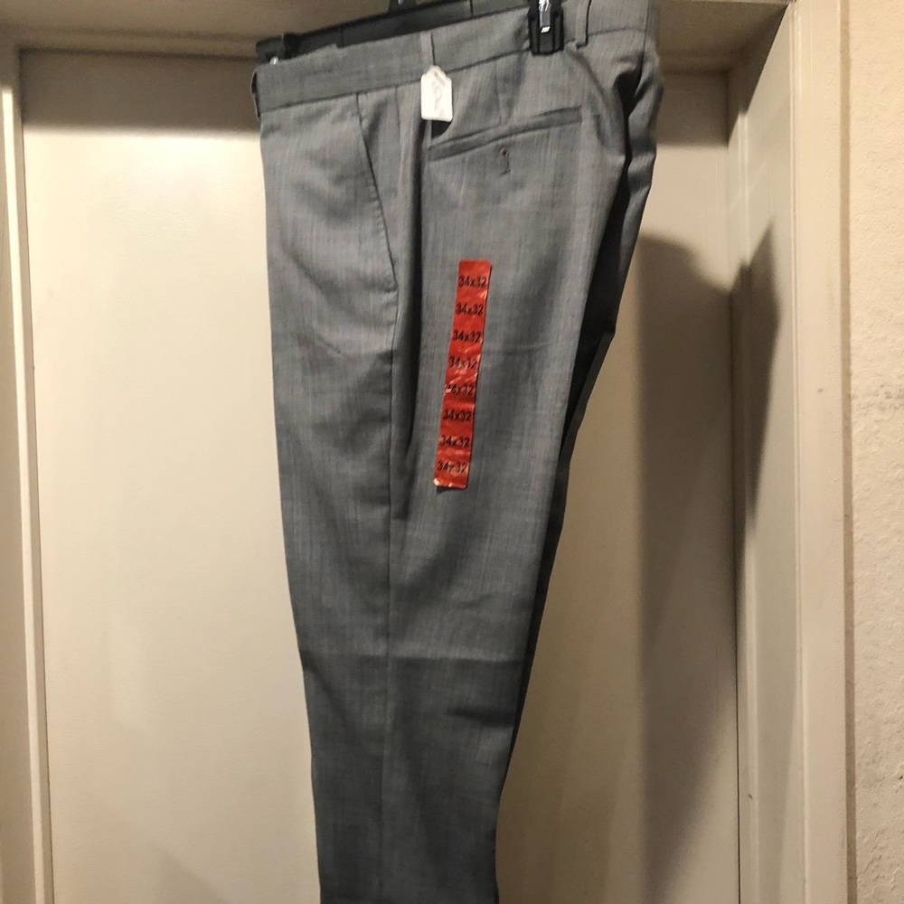 Kenneth Cole New York. Flat front dress pants. Size 34x32, Gray, NWOT.